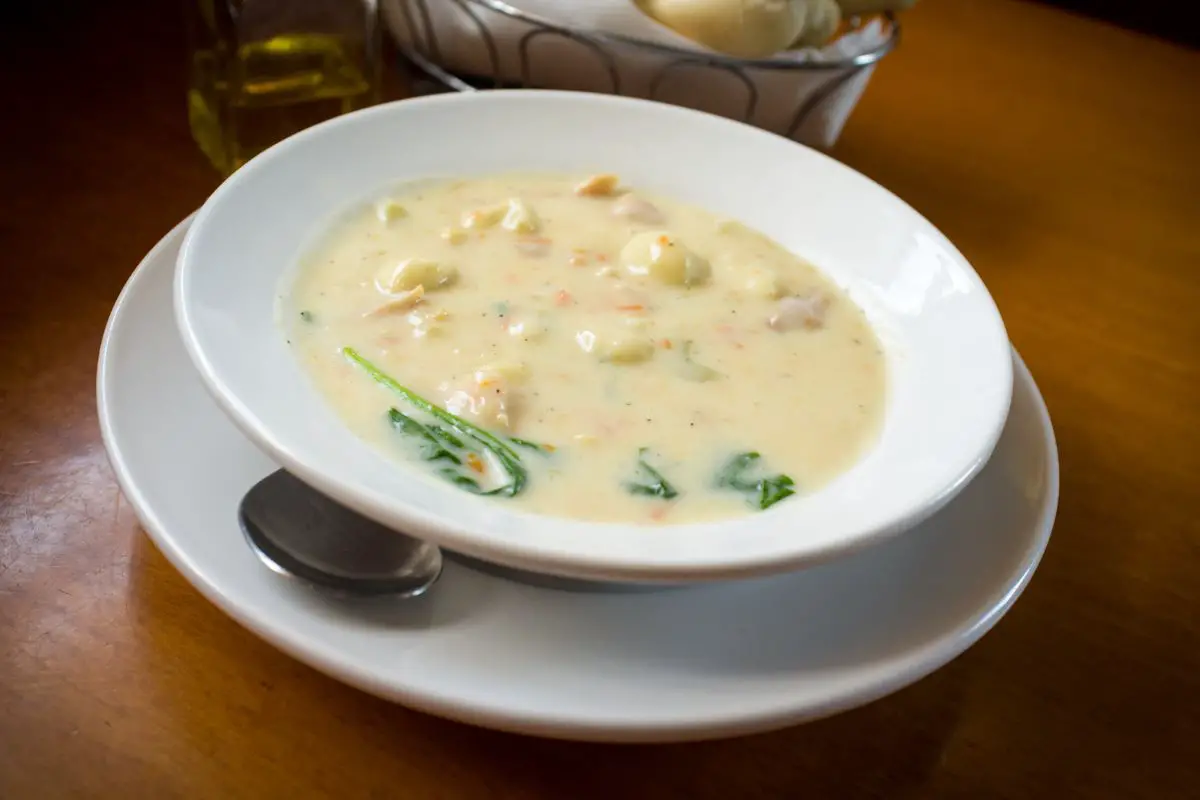 What Is The Best Olive Garden Soup? (How To Choose) - geteatin.com