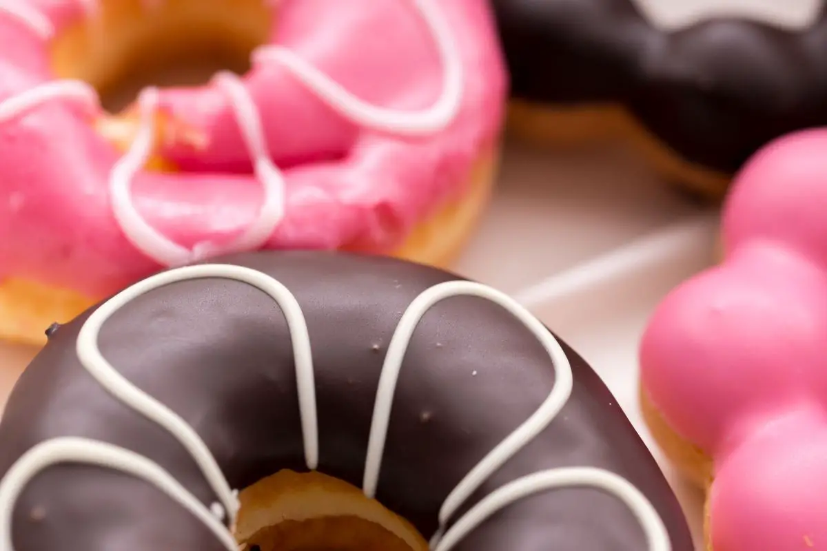 do-you-get-free-donuts-if-you-work-at-dunkin-donuts-geteatin